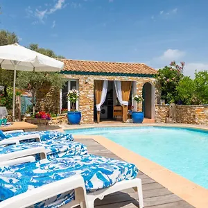 De Caractere Le Camelia, 56m², Dans Propriete Au Calme Avec Piscine By De Louise Et Sacha Appartement